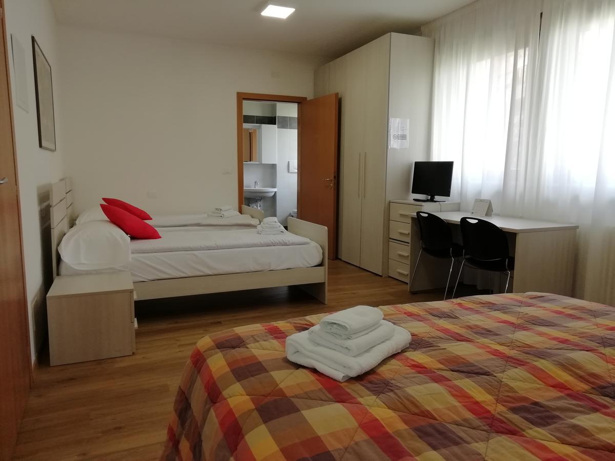 Camere Bolzano Da Glauco Luaran gambar