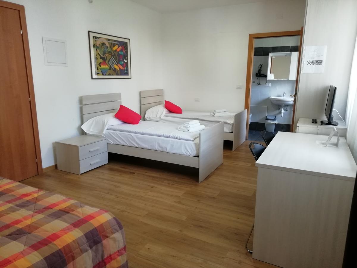 Camere Bolzano Da Glauco Luaran gambar