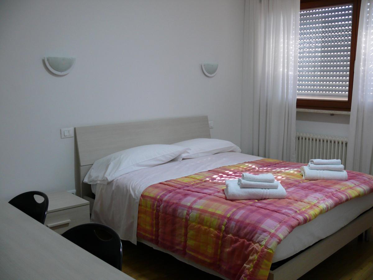 Camere Bolzano Da Glauco Luaran gambar