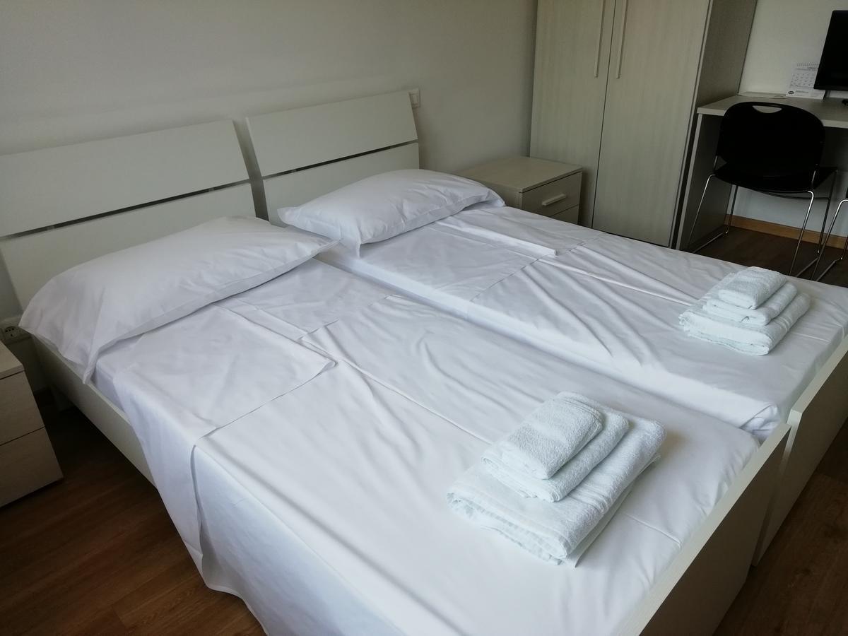 Camere Bolzano Da Glauco Luaran gambar
