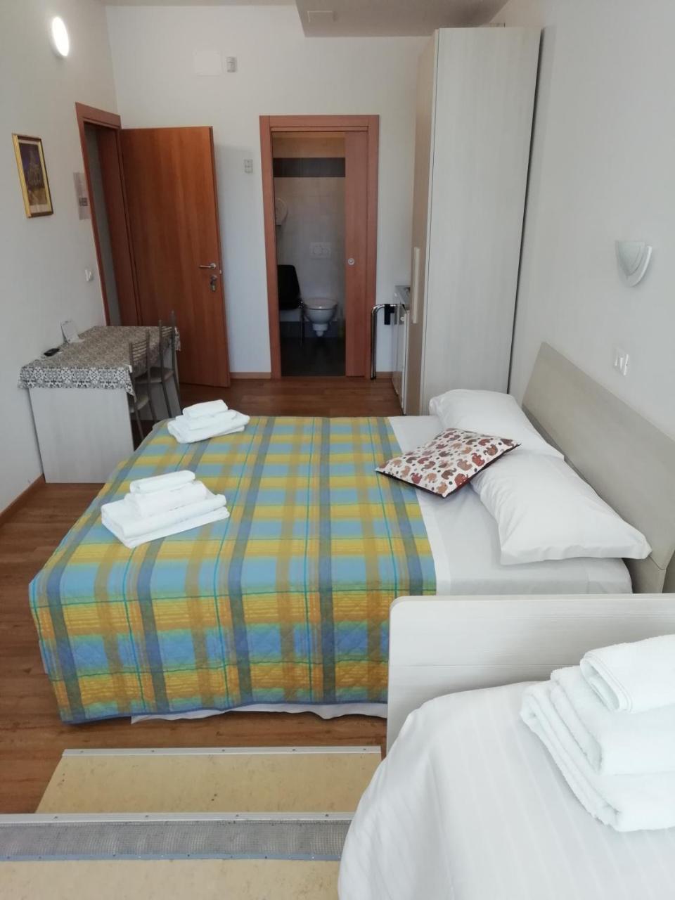 Camere Bolzano Da Glauco Luaran gambar