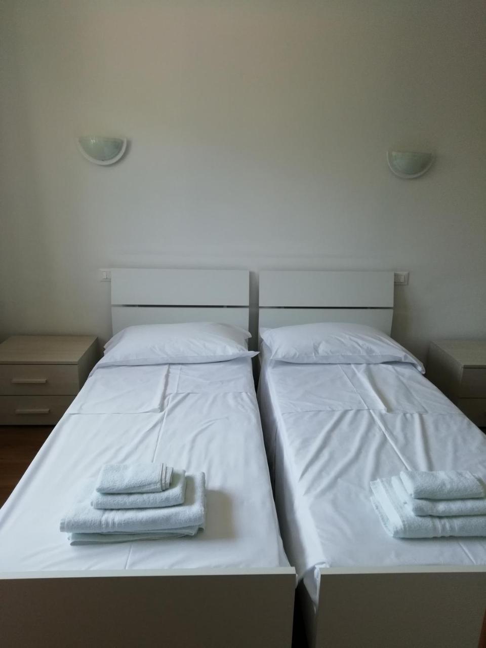 Camere Bolzano Da Glauco Luaran gambar